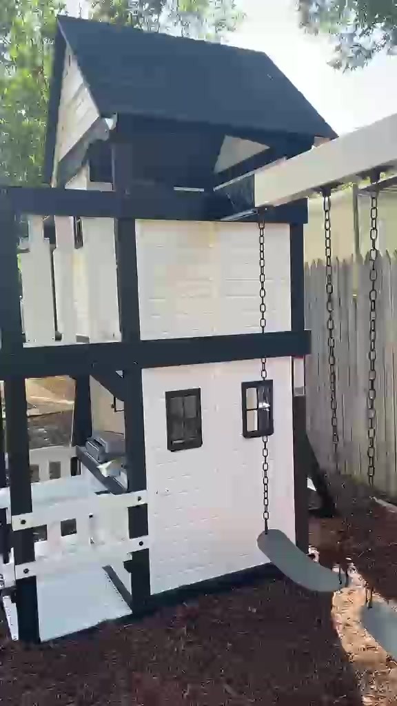 Casita con columpios, terminada